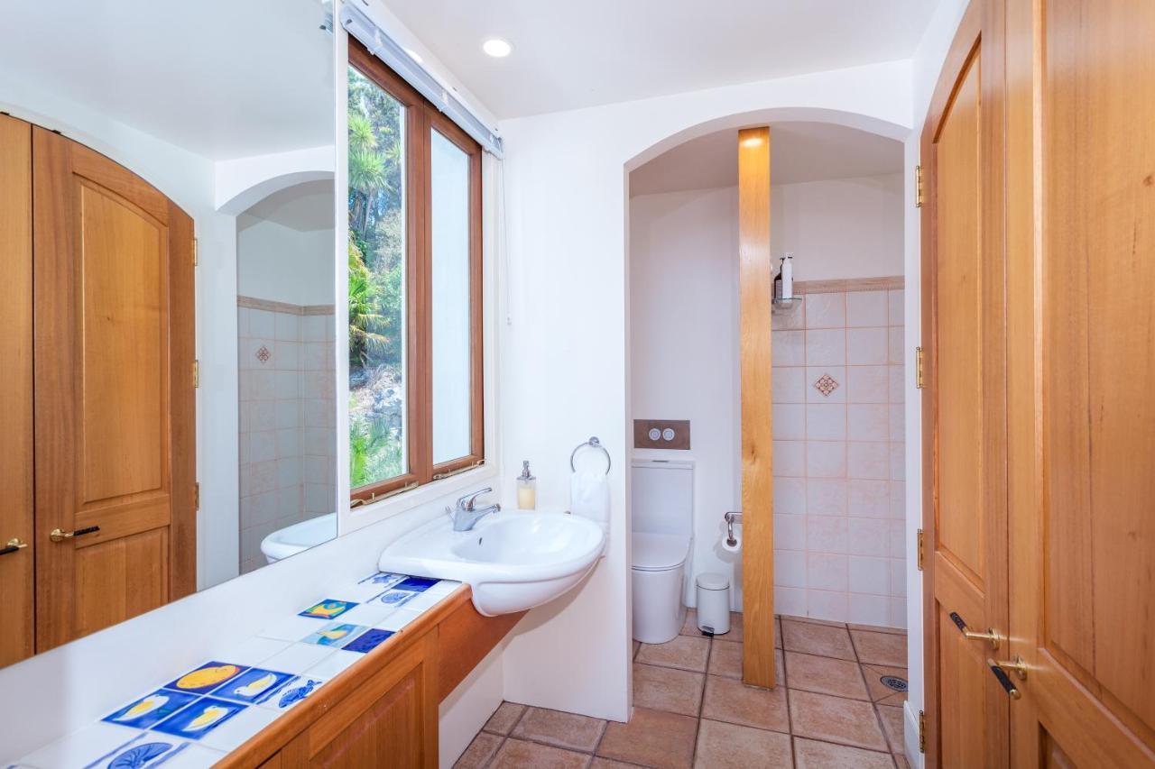 Naxos - Med Style Castle, Ocean Views From Every Room! Bowentown Eksteriør bilde